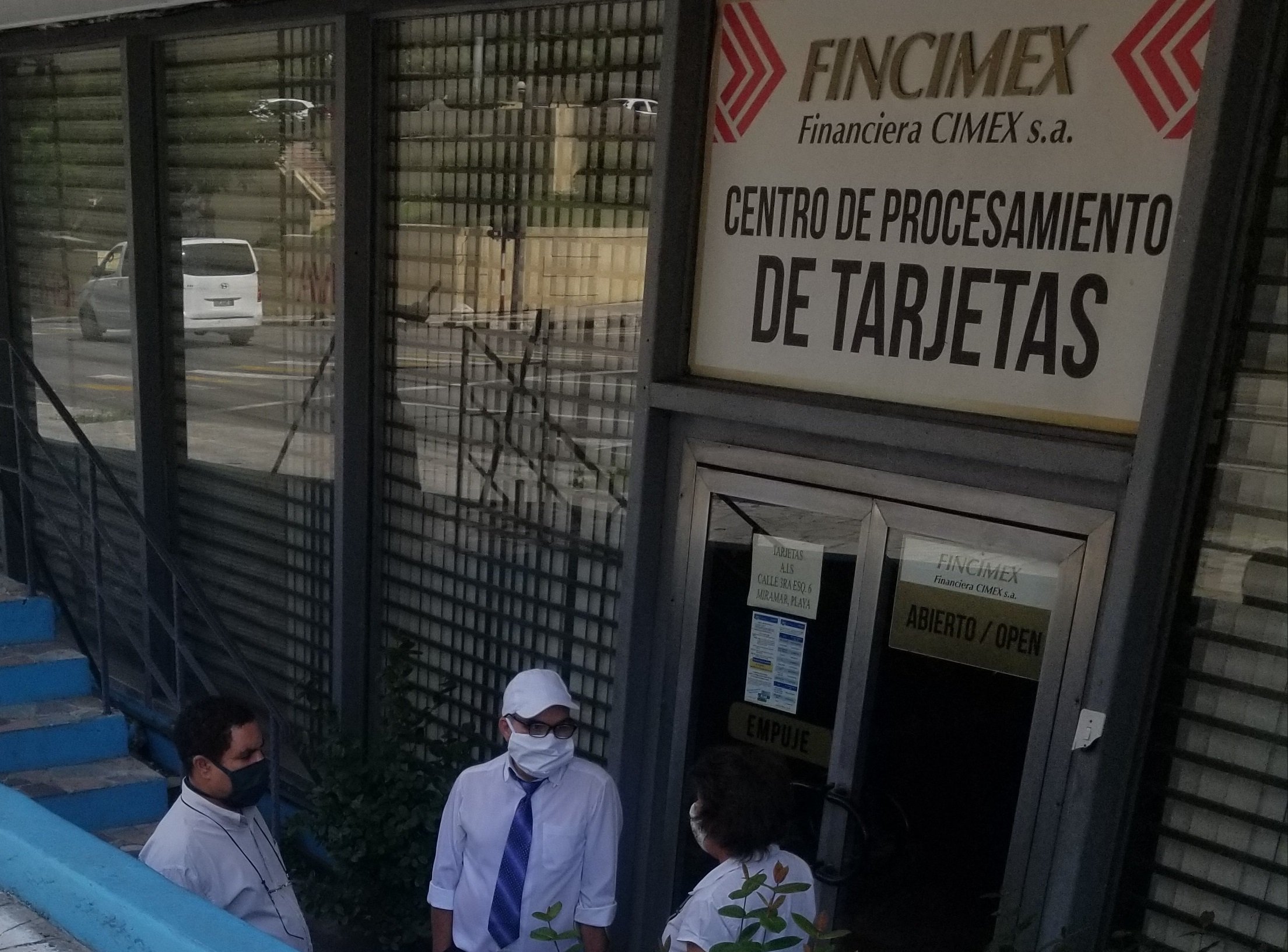 Fincimex amplía canales para remesas a Cuba