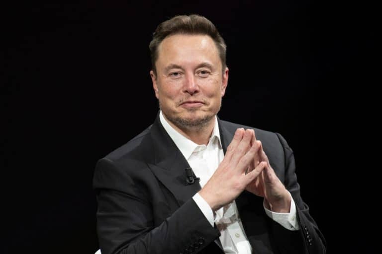 Nueva biografía de Elon Musk se posiciona en Amazon como el libro más ...