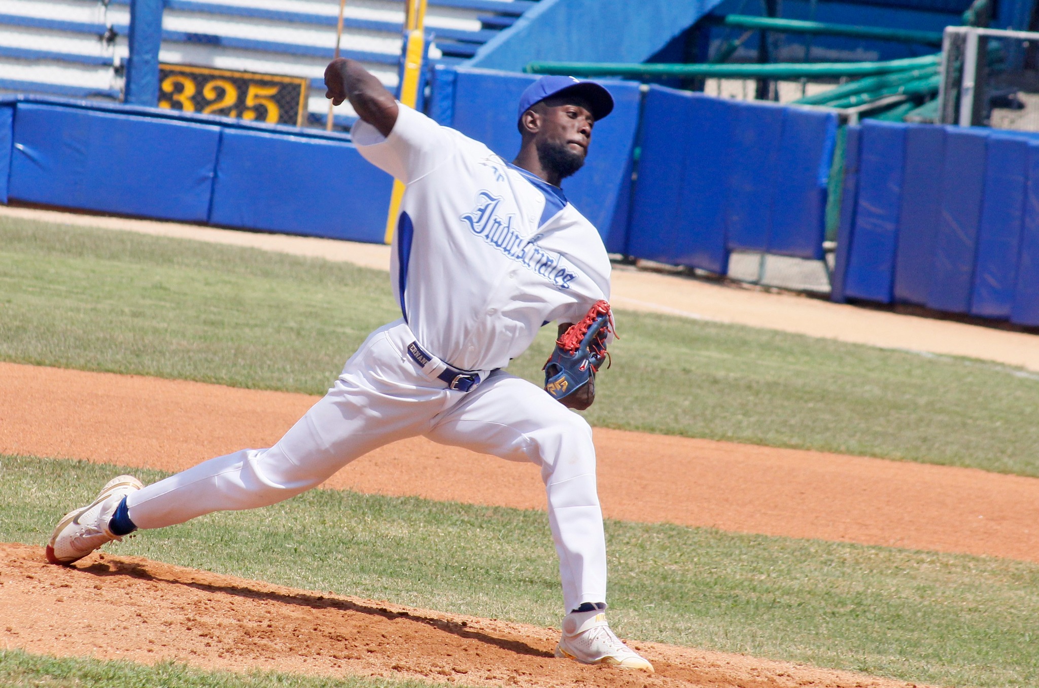 Otra joya desde el montículo: Pavel Hernández logra su segundo no-hitter en el béisbol cubano