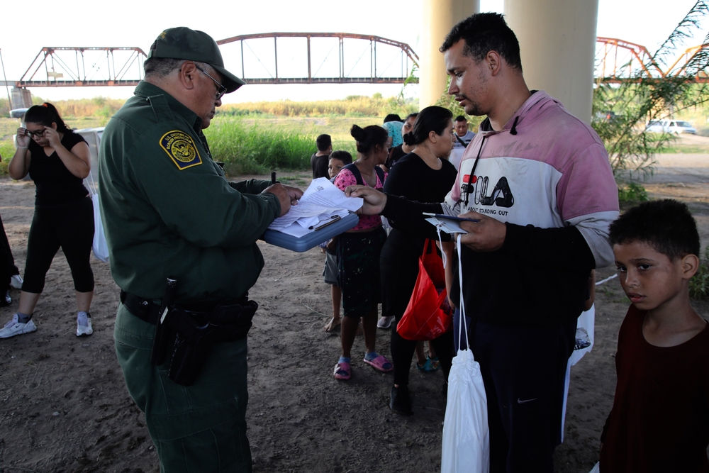 EEUU impondrá multa de 5 mil dólares a inmigrantes que crucen la frontera