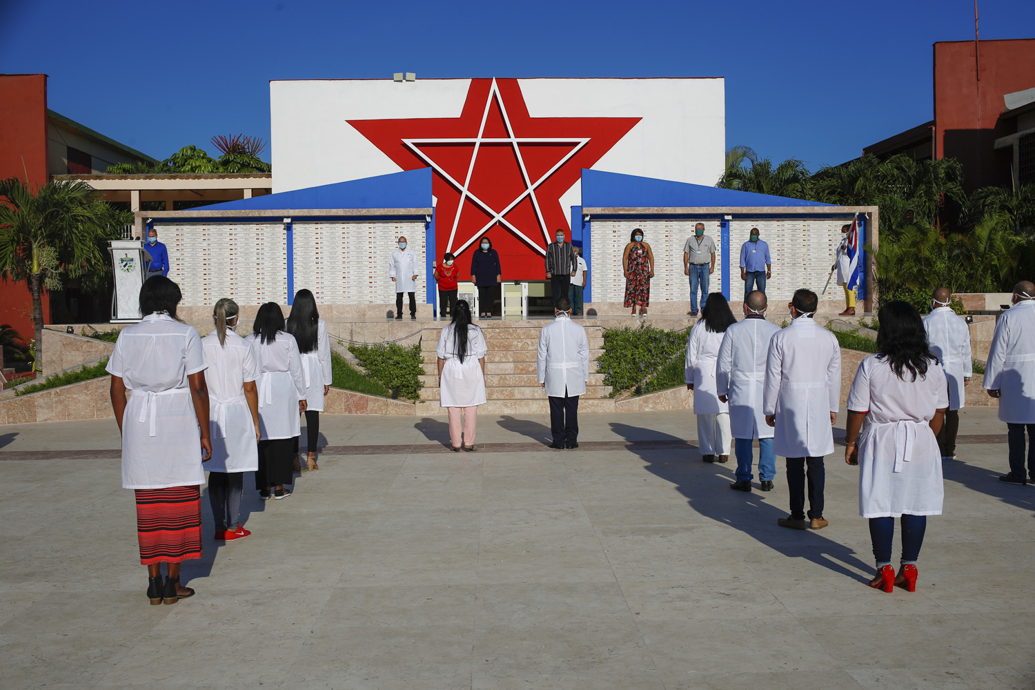 Escándalo por más de 60 denuncias contra falsos médicos cubanos según Gobierno de Guatemala