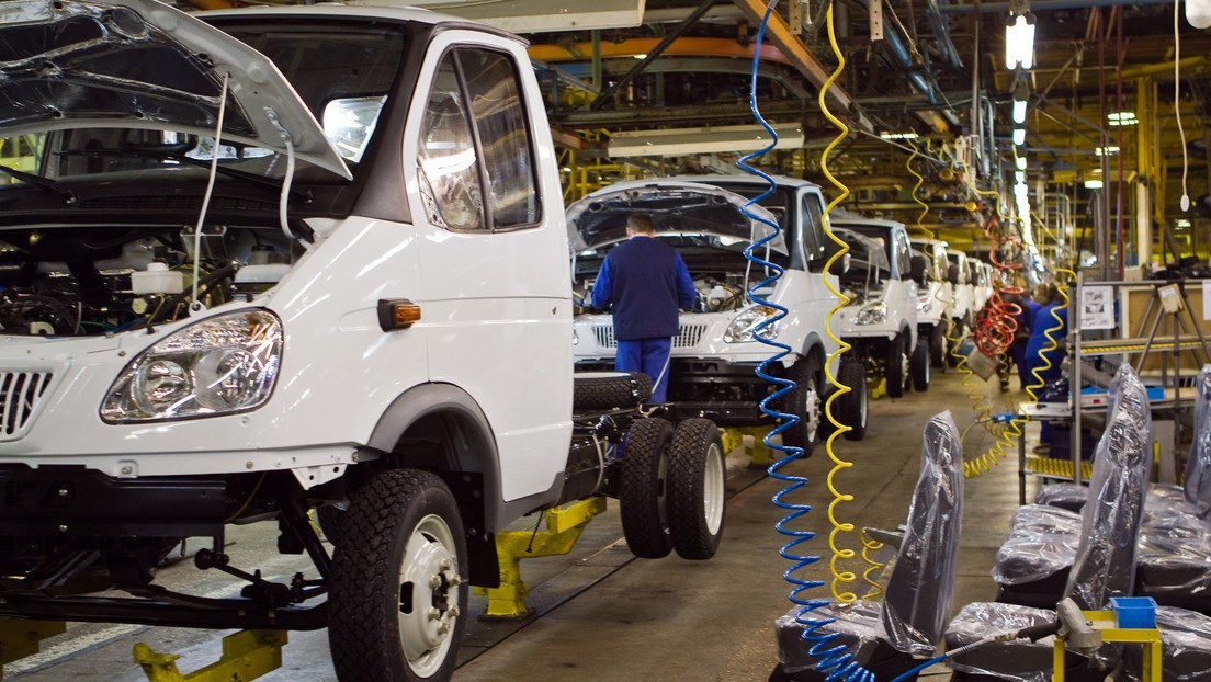 Cuba reiniciará ensamblaje de vehículos rusos marca GAZ