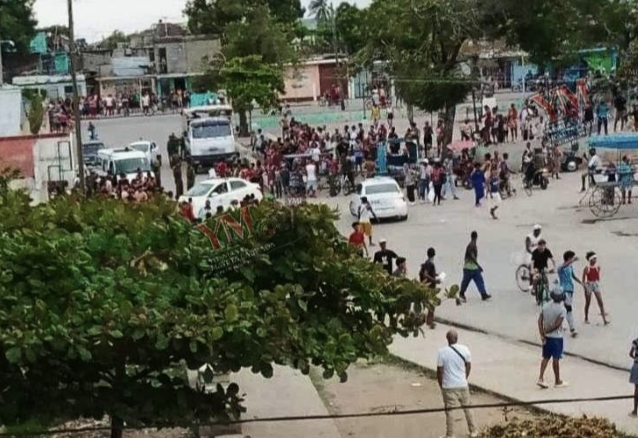 Un herido en Santiago de Cuba tras bronca tumultuaria con machetes