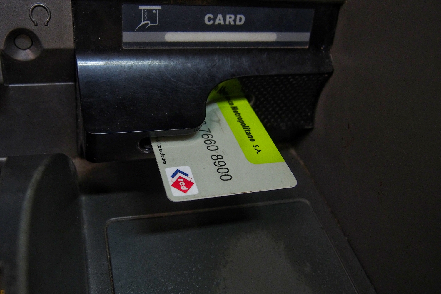 Fincimex aplica «tasa favorable» para remesas a tarjetas en CUP