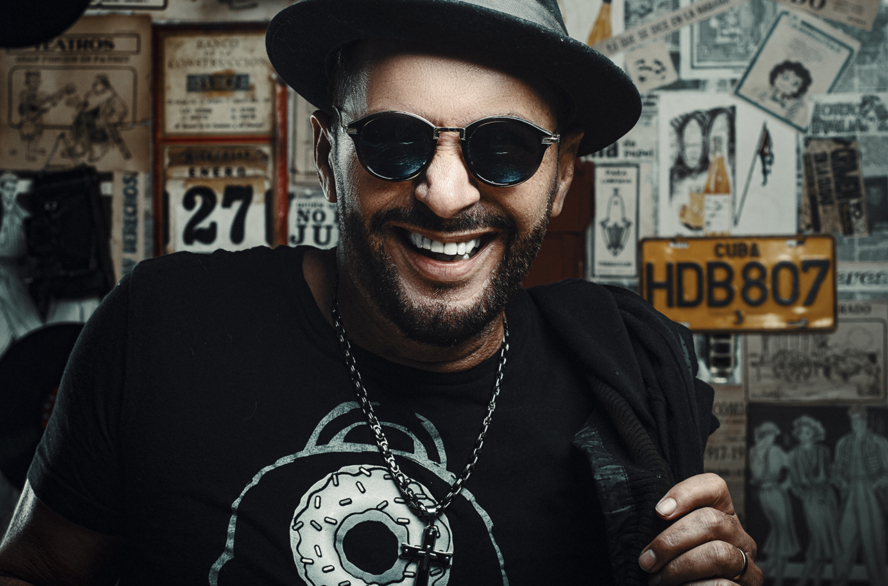 Actor Jorge Martínez celebra que está libre de cáncer