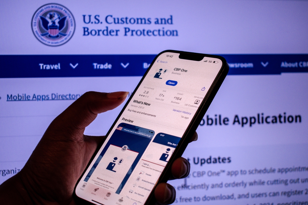 Si entraste a Estados Unidos con CBP One, podrías recibir esta notificación