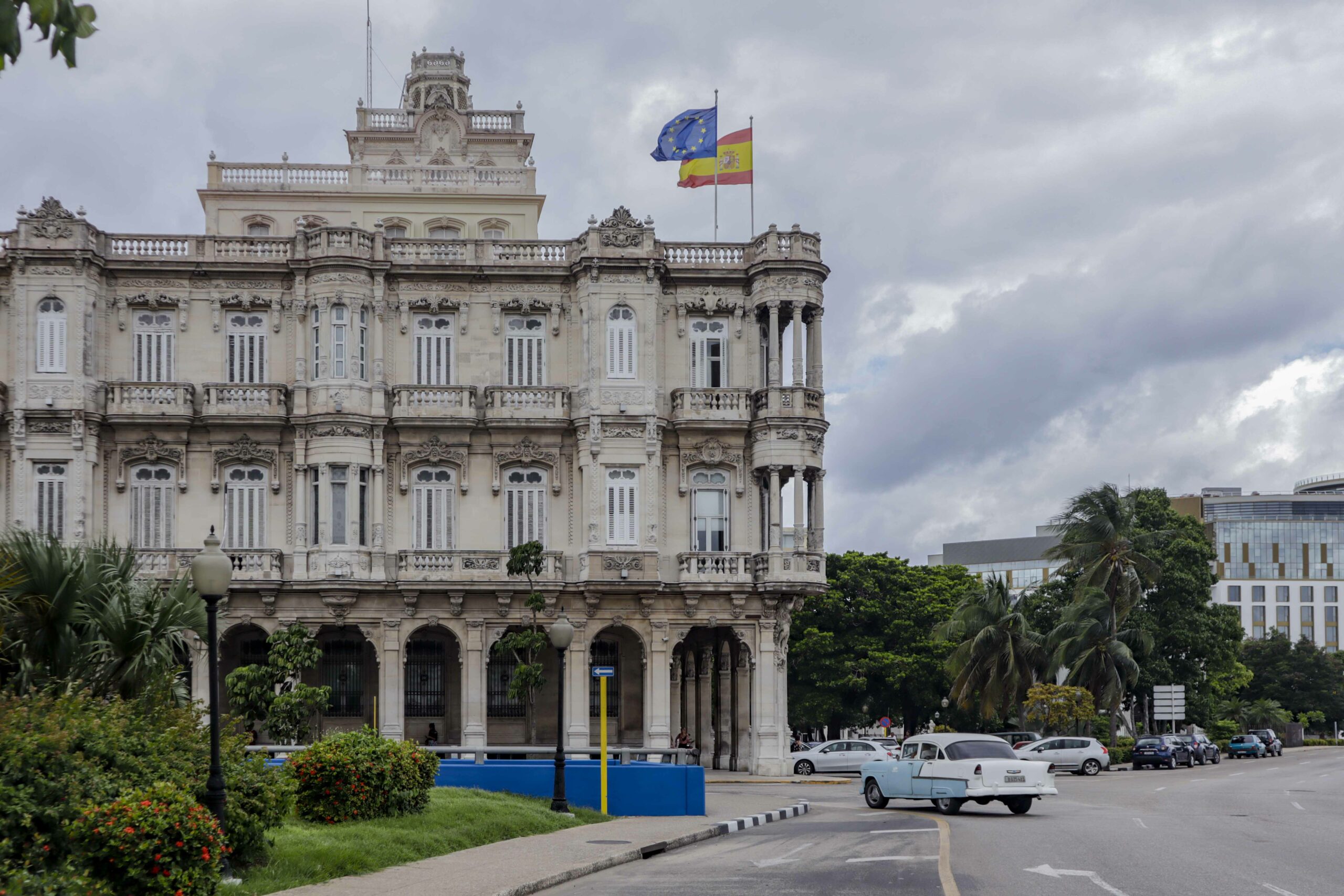 Ciudadanos españoles en Cuba podrán beneficiarse de ayuda de casi 500 mil euros aprobada por España